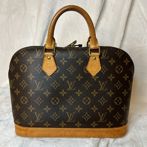 SOLD Authentic Louis Vuitton Monogram Alma PM - Picture 2 of 16